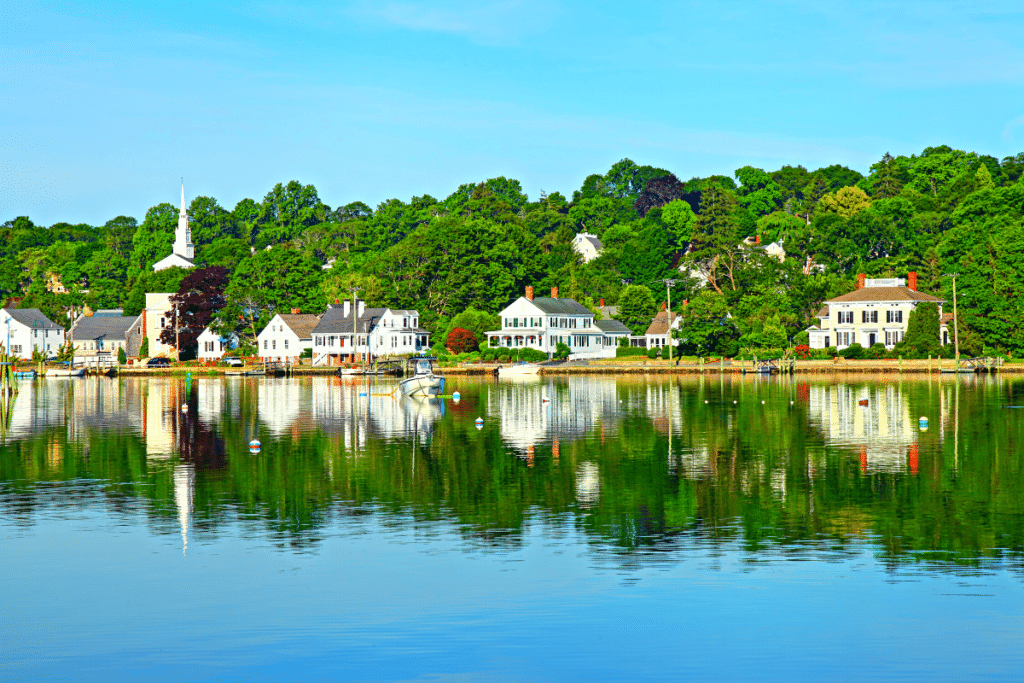 seriously-unplug-in-these-charming-new-england-towns-destinations-inc-wy